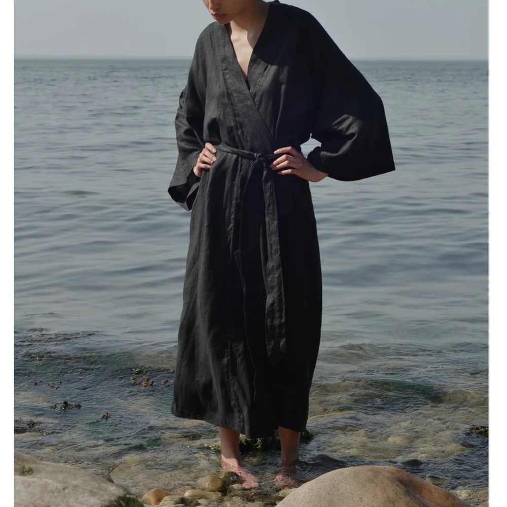 Black linen Deiji Studios Robe